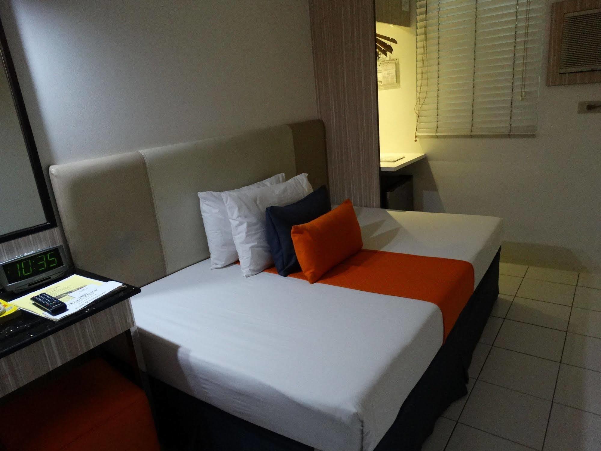 Hostel 1632 Manila Exterior photo